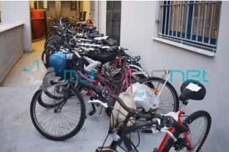 Ποδήλατα τα οποία έχουν ανευρεθεί περιμένουν τους ιδιοκτήτες τους στο Αστυνομικό Μέγαρο Βόλου