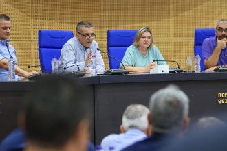 Ξέμεινε από αλλαγές ο Κουρέτας στη μέση της θητείας του – Τα ίδια πρόσωπα για Περιφερειακή Επιτροπή και Προεδρείο Συμβουλίου