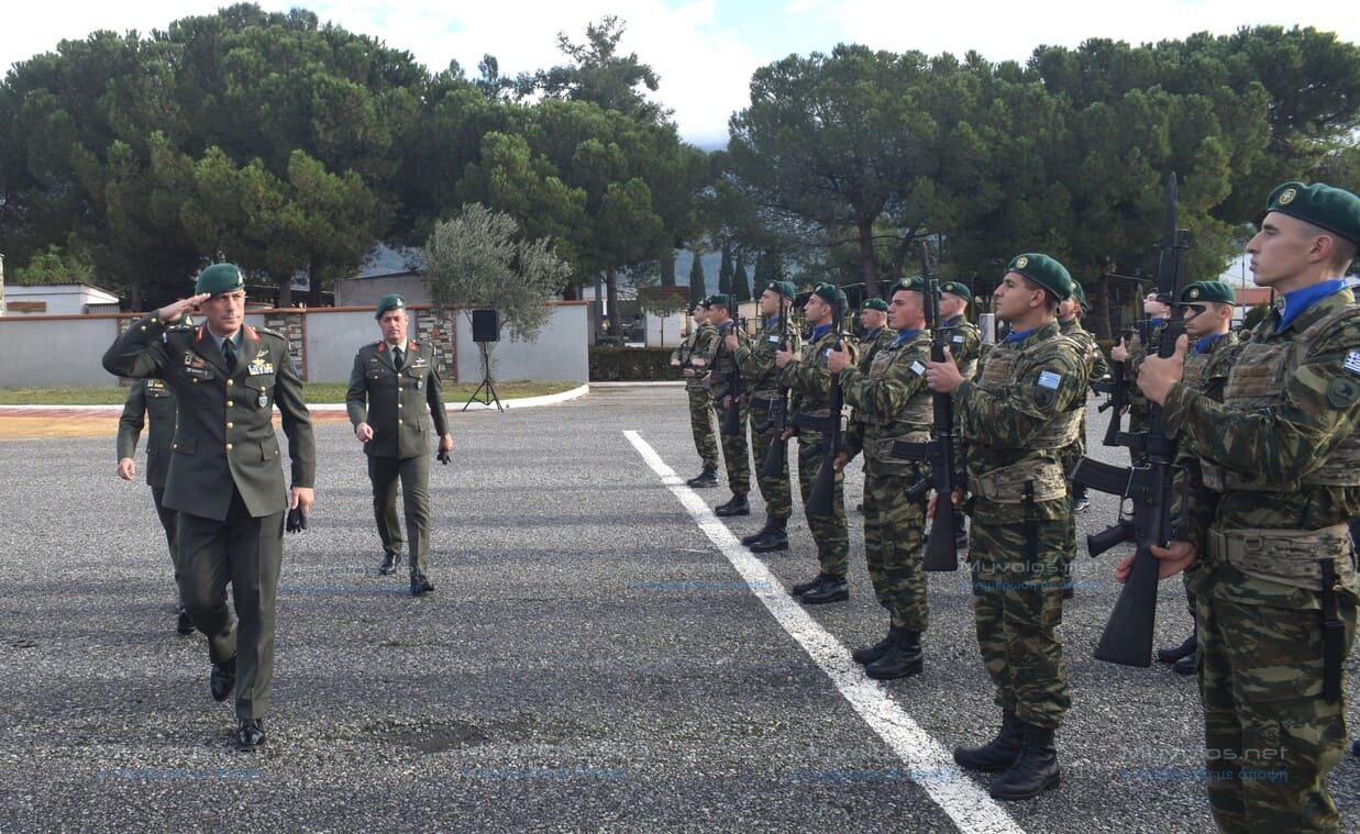 Αλλαγή Διοίκησης στην 32η Ταξιαρχία Πεζοναυτών με τον Ταξίαρχο Ι. Χρήστου να παραδίδει στον Ταξίαρχο Νικ. Κούτελη
