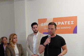 Κασσελάκης από τον Βόλο: Ο Τσίπρας ανήκει στο παρελθόν – Εγκαίνια εκλογικού κέντρου στη Νέα Ιωνία (pics & vid)