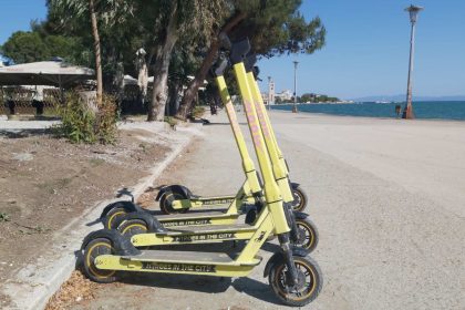 Σχεδόν 50 παραβάσεις για μη χρήση κράνους από οδηγούς πατινιών