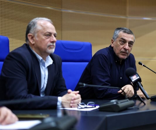 Προσέγγιση Κουρέτα στον Αντιπεριφερειάρχη Σίμο ο οποίος ανεξαρτητοποιήθηκε καταγγέλλοντας μονομέρεια και έλλειψη σεβασμού