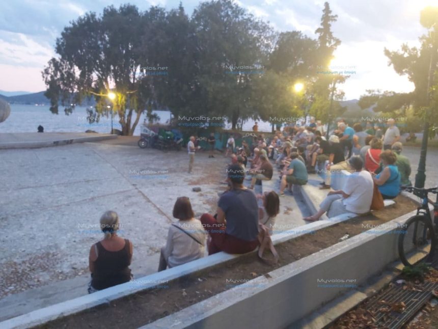 Συλλαλητήριο κατά της καύσης σκουπιδιών, προσφυγή στο ΣτΕ, μπλοκάρισμα σε πλοία στις εγκαταστάσεις της ΑΓΕΤ αποφασίστηκαν σε συνέλευση πολιτών στον Βόλο (εικόνες)