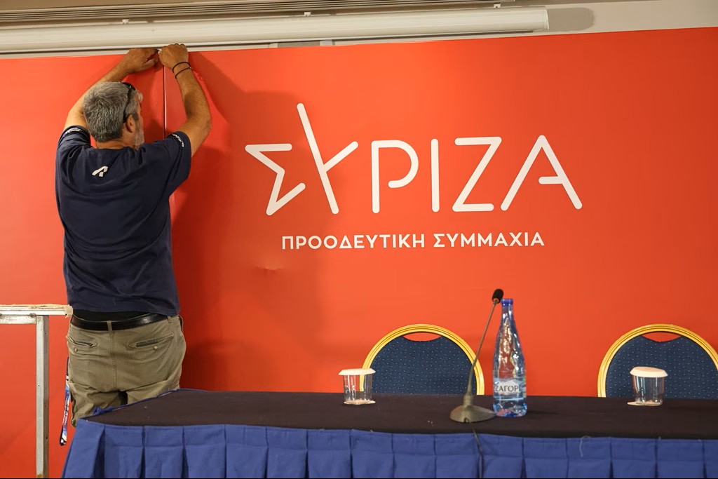 Παραιτείται και παραδίδει την έδρα του ο Βασ. Κόκκαλης – Ανεξάρτητος βουλευτής ο Αλ. Μεϊκόπουλος – ΣΥΡΙΖΑ: Όποιος αποχωρεί να παραδώσει την έδρα του 