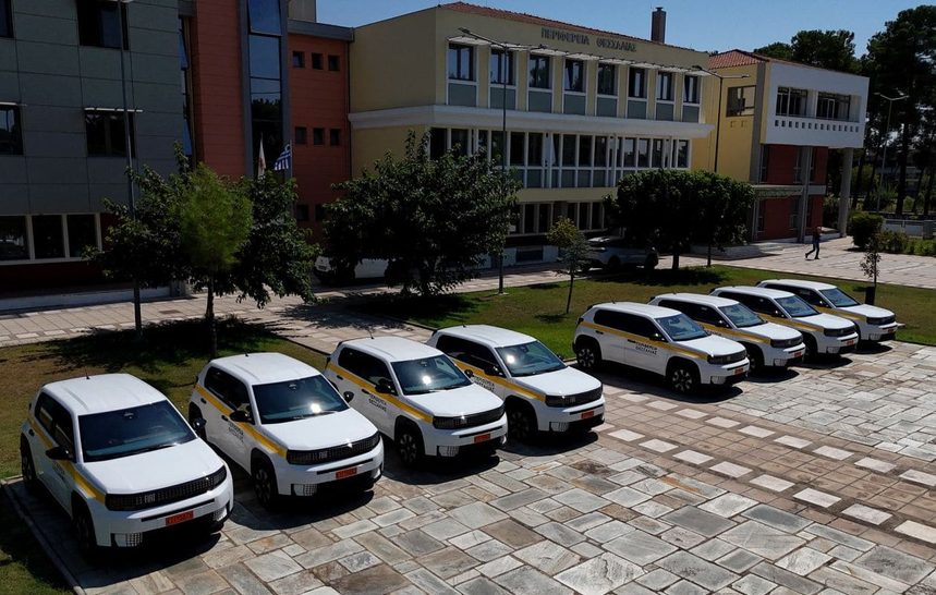 Με 8 νέα οχήματα ενισχύεται η Περιφερειακή Ενότητα Λάρισας από την Περιφέρεια Θεσσαλίας