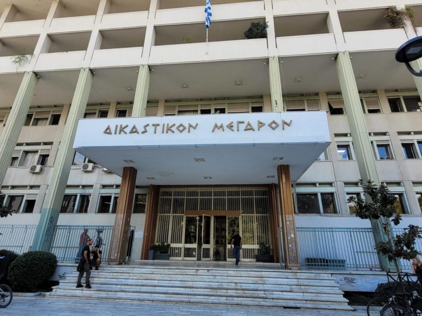 Στο εδώλιο 41χρονος που βίαζε κατ’ εξακολούθηση σε χωριό του Αλμυρού την 9χρονη θετή κόρη του