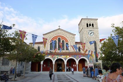 Λαμπρό το Πάσχα του Καλοκαιριού στην Μητρόπολη Δημητριάδος – Εικόνες από Ευαγγελίστρια και Άνω Ξενιά