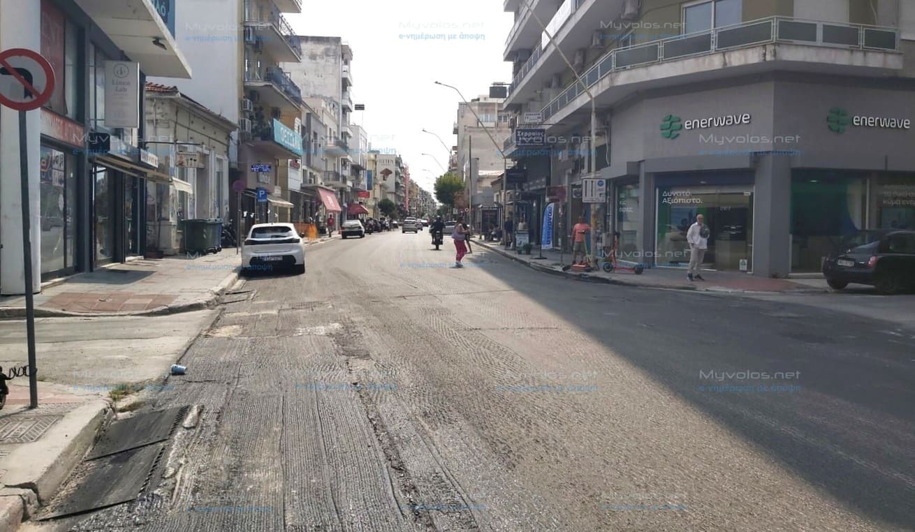 Τελευταία οδοστρωσία στην Ιάσονος – Μετατρέπεται σε ήπιας κυκλοφορίας