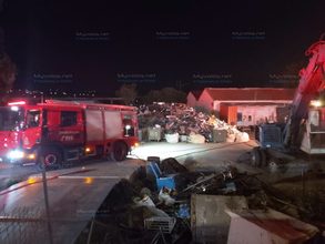 Μικρής έκτασης φωτιά σε μάντρα με σκραπ στην οδό Λαρίσης (γέφυρα Ξηριά) αντιμετώπισε η Πυροσβεστική Βόλου