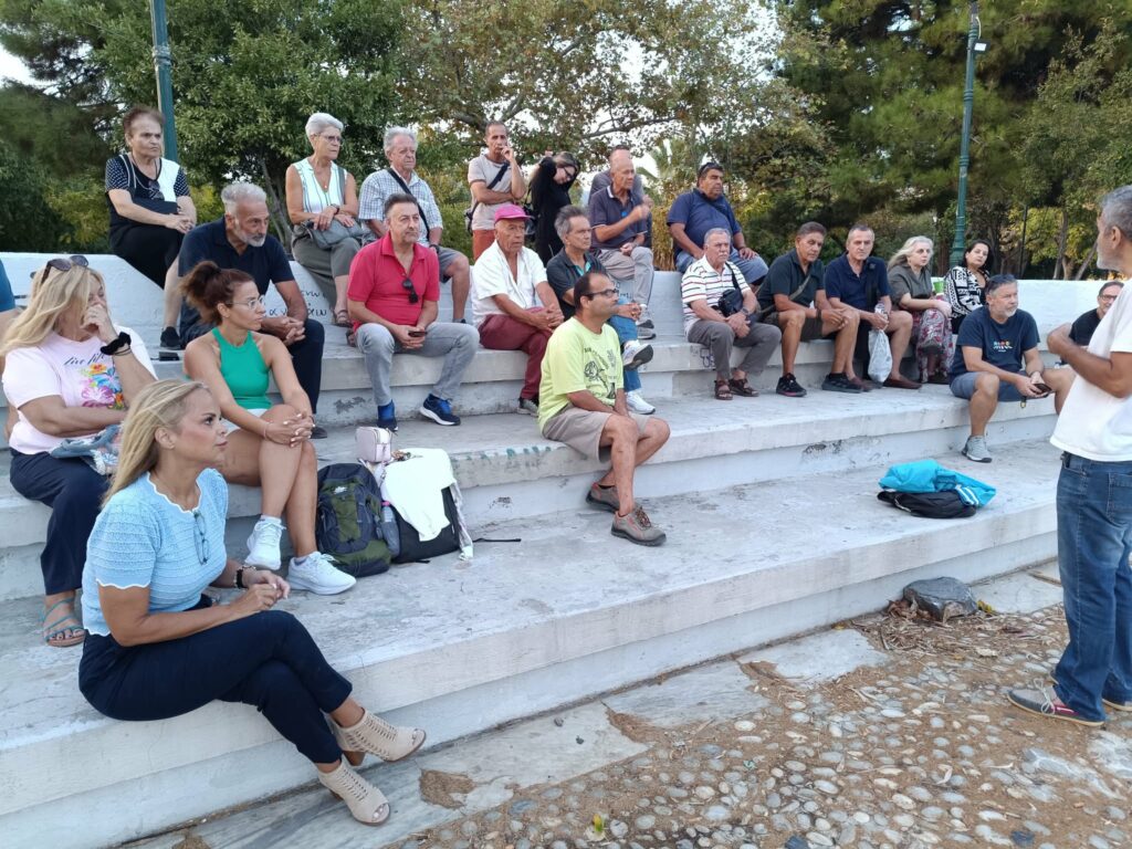 Ανοιχτή συγκέντρωση στο θεατράκι Αναύρου φίλων και μελών του κόμματος Καρυστιανού εν όψει της επίσκεψής της στον Βόλο την Παρασκευή