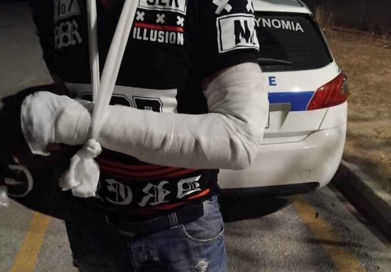 Στη φυλακή με ποινή 24 μηνών 31χρονος ρομ για επίθεση σε οδηγό ταξί στον Βόλο – Του έσπασε το χέρι με σκουπόξυλο για να…αμυνθεί