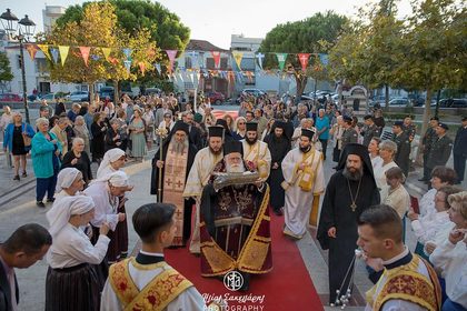 Με λαμπρότητα η υποδοχή του Ιερού Λειψάνου της Αγίας Φωτεινής στην Ευαγγελίστρια Νέας Ιωνίας