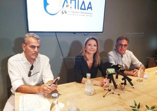 Καρυστιανού στον Βόλο: Θα το κάνω μπλουζάκι – Δεν θα συζητήσουμε για τη διακυβέρνηση με κανένα συστημικό κόμμα – Ο Μπέος δεν ήθελε να μας συναντήσει (pics & vid)