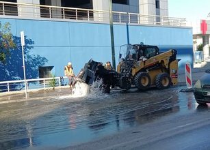 Μεγάλη ζημιά στο δίκτυο υδροδότησης Βόλου προκάλεσαν εργασίες οπτικών ινών στην περιοχή του Νοσοκομείου – Εντολή Μπέου για νομικές ενέργειες σε βάρος του εργολάβου