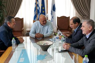 Συνάντηση του Δημάρχου Βόλου με τον Υφυπουργό Κλιματικής Κρίσης και Πολιτικής Προστασίας για τις ζημιές από την κακοκαιρία