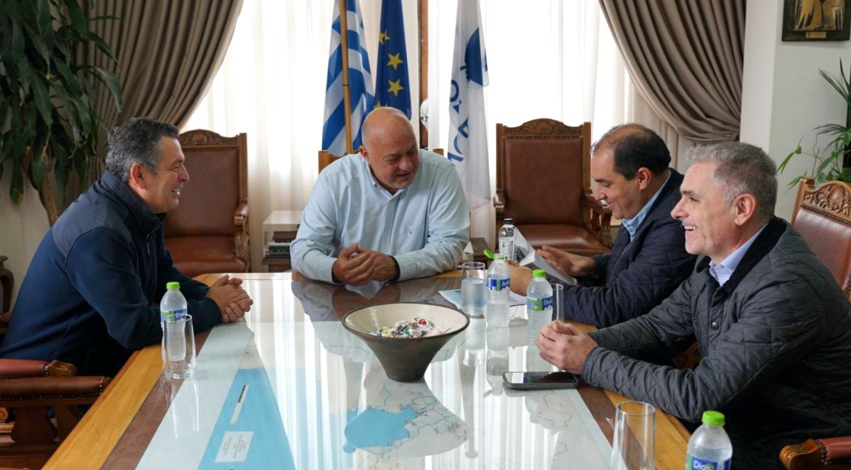 Συνάντηση του Δημάρχου Βόλου με τον Υφυπουργό Κλιματικής Κρίσης και Πολιτικής Προστασίας για τις ζημιές από την κακοκαιρία