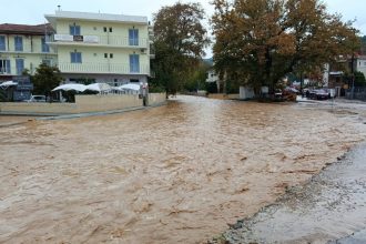 Προβλήματα από την κακοκαιρία σε Πήλιο και Σποράδες – Πλημμύρες σε Χόρτο, Μηλίνα και Πλατανιά (pics & vid)