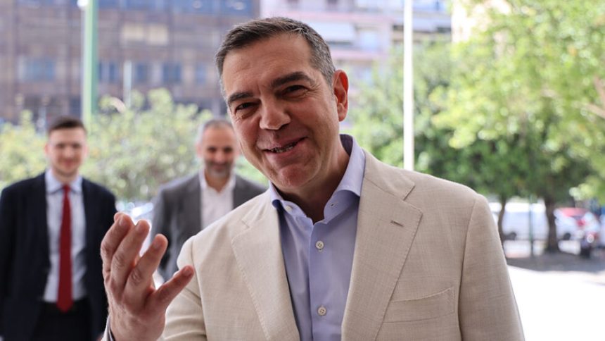 Πρώτη επίσκεψη Τσίπρα στον Βόλο ως επικεφαλής της ΕΛ.Α.Σ. – Συνάντηση με νεολαία σε καφετέρια και με στελέχη σε τσιπουράδικο