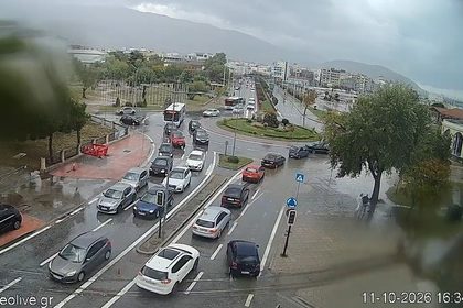 Έντονη καταιγίδα με ραγδαιότητα 144 χιλιοστά, χαλαζόπτωση και κεραυνοί στον Βόλο – Συγκεντρώσεις όμβριων υδάτων σε σημεία του οδικού δικτύου στα δυτικά (pics & vid)